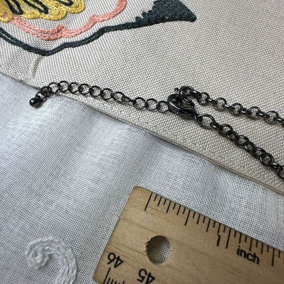 Beautiful Red Cluster Necklace 16” - Picture 5 of 5